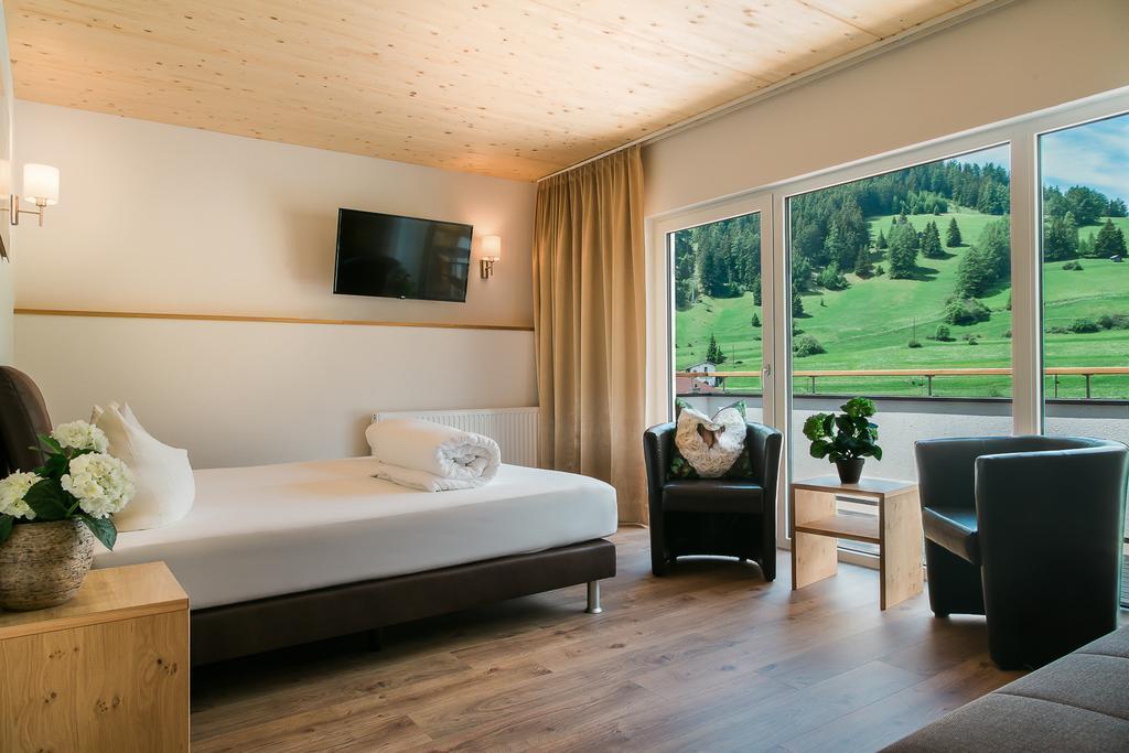 Alpenhotel Regina Nauders Exteriör bild